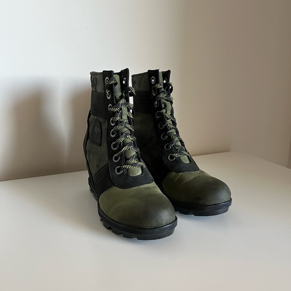 RARE Sorel Lexie Wedge Boot Hiker Green - Picture 7 of 16